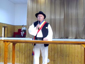 Primarul Nicolae Barbu prezintă lucrarea 