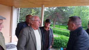 Pensionarii, de vorbă cu vicele Ionică