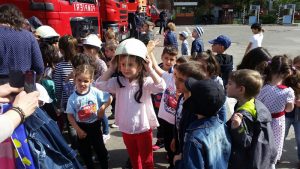 Elevii, în vizită la pompieri