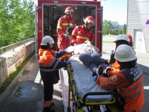 Răniţi preluaţi de ambulanţă