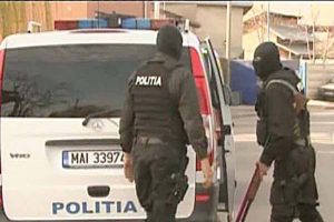 Mascaţii au descins acasă la o vrăjitoare