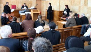 Judecătorii au admis excepţiile invocate de inculpaţi