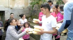 Au gătit pentru oamenii străzii