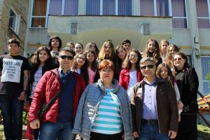 Ioana Popescu, alături de organizatorii din Turcia                