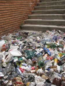 Teatrul de vară din Piteşti, un... pierde-vară