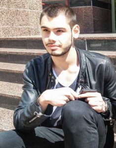 tineri-3 – Ziarul Argeşul - ediţia online Mihai