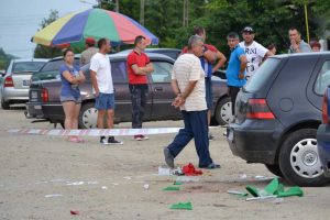 Săteni la locul omorului