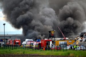 Incendiul de la depozit, provocat de o reacţie chimică