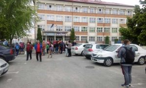 Sportivii şi antrenorii, evacuaţi din club