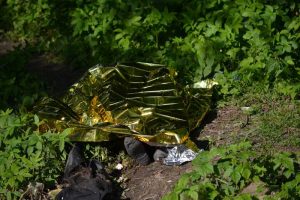 Cadavrul, scos la mal de pompieri