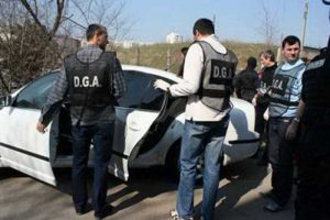 Poliţist acuzat de abuz în serviciu