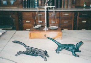 Pres-dopuri, ustensile folosite la fixarea dopurilor 