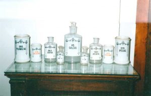 Recipiente decorate cu diverse motive