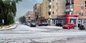 Ploaie cu gheaţă în Costeşti!