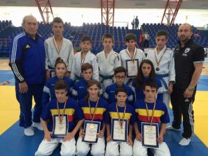 Opt medalii pentru judoka argeşeni