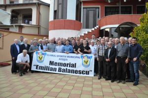 memorial lupte – Ziarul Argeşul - ediţia online Sportivi şi foşti luptători l-au comemorat pe Emil Bălănescu