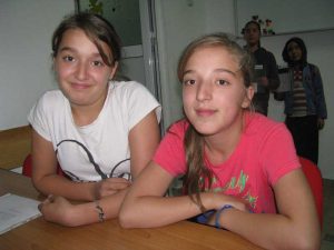 Roxana şi Alexandra – Ziarul Argeşul - ediţia online Roxana şi Alexandra