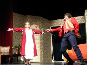 Amanta "scai" şi Generalul ("Legat în lanţuri")