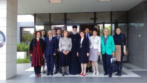 Emma Nicholson, la Universitatea din Piteşti