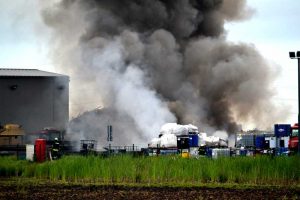 Din nou foc la depozitul de deşeuri petroliere