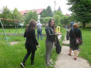 Parc ecologizat de elevi din Curtea de Argeş