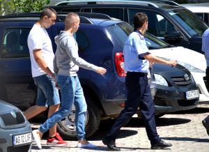 Violatorii, aduşi la Parchetul Piteşti pentru audieri