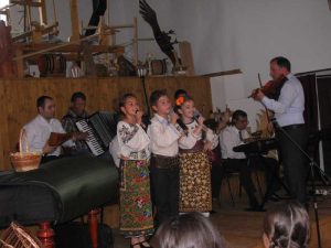 Micuţii folclorişti 