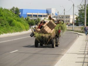 carute 015 – Ziarul Argeşul - ediţia online Plecaţi cu mobila la plimbare