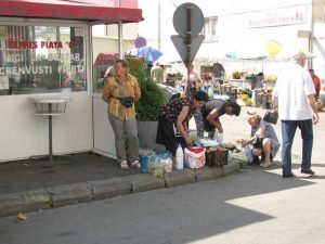 - Vindem produse direct de pe trotuar