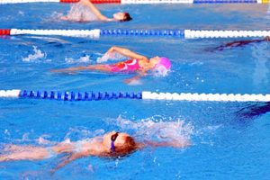 Nouă medalii pentru înotători