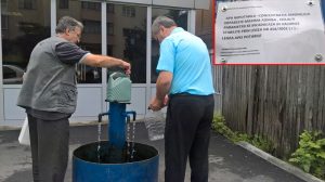 Apa nepotabilă, încărcată în pet-uri şi canistre