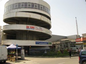 Spaţiul de la ultimul etaj nu e scos la licitaţie. De ce?