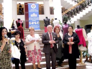 Vernisajul a avut loc la Biblioteca Judeţeană – Ziarul Argeşul - ediţia online Vernisajul a avut loc la Biblioteca Judeţeană