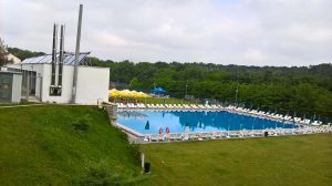 Vremea urâtă i-a ţinut pe oameni departe de ştranduri