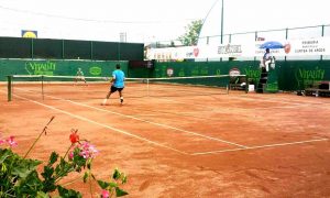 Tenismeni din 15 ţări se întrec la Curtea de Argeş