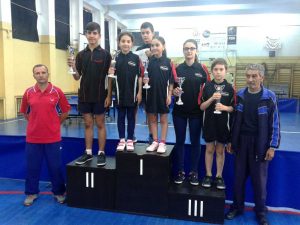 Pe podium la tenis de masă