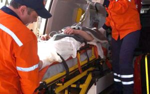 Sexagenarul rănit, preluat de ambulanţă – Ziarul Argeşul - ediţia online