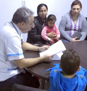 Iniţiativă lăudabilă la Spitalul de Pediatrie - Cadrele medicale citesc poveşti, desenează şi cântă cu copiii!