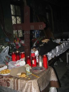 Trupul neînsufleţit este depus la capela cimitirului – Ziarul Argeşul - ediţia online