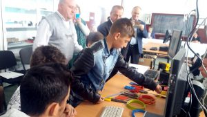 Elevi la prima şedinţă de practică – Ziarul Argeşul - ediţia online