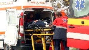 Victimă preluată de ambulanţă – Ziarul Argeşul - ediţia online