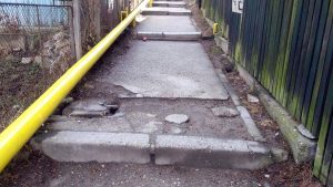 O alee le face zile fripte oamenilor