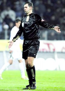 Arbitrul Robert Dumitru a refuzat un penalty clar pentru CS Mioveni