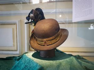 O pălărie a Reginei Maria, exponatul lunii la Muzeul Judeţean