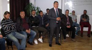 Invitaţii, pledoarii pentru mişcare