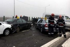 Şase maşini s-au tamponat la km 106