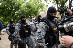 Din nou descinderi la evazionişti argeşeni