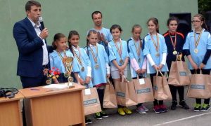 Micuţele fotbaliste, premiate şi felicitate