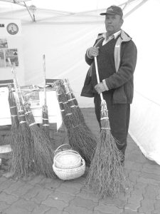 Nea Ion şi măturoiul de export