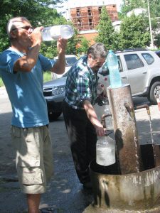 Cea mai bună apă din Piteşti – la izvorul din Craiovei